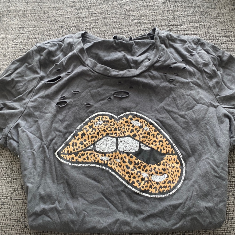 Graphic tee